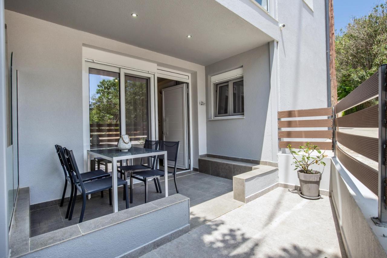 Linden Apartments Potos Exterior foto